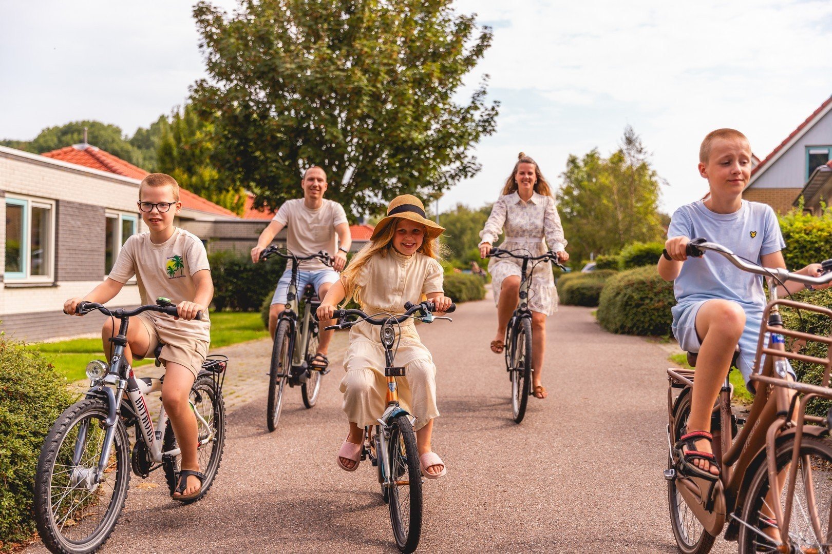 Fietsen op villapark ijsselhof